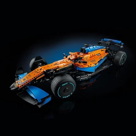 Гоночный автомобиль McLaren Formula 1