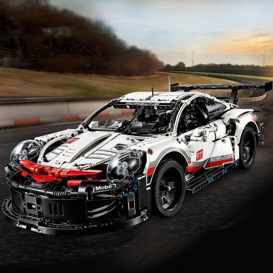 Порше 911 RSR