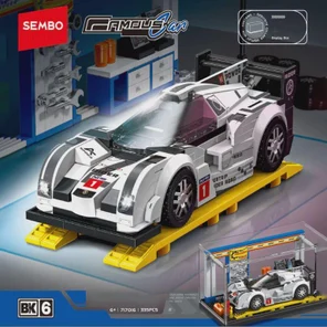 Гоночный автомобиль с диорамой в прозрачном боксе