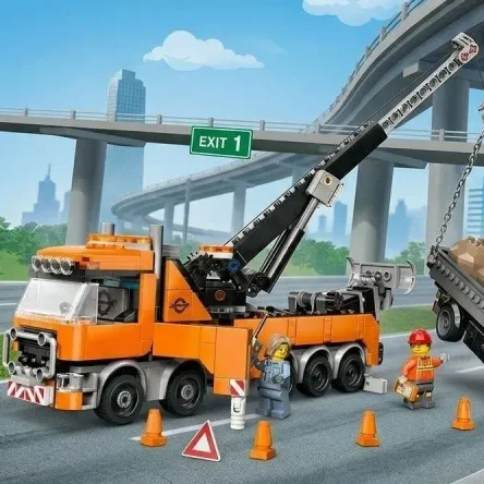 Тяжелый эвакуатор-утилизатор с краном