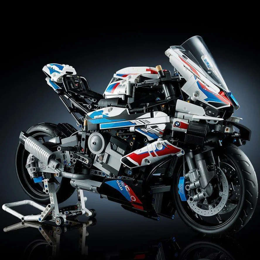 БМВ M 1000 RR