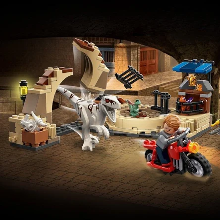 Атроцираптор: погоня на мотоцикле